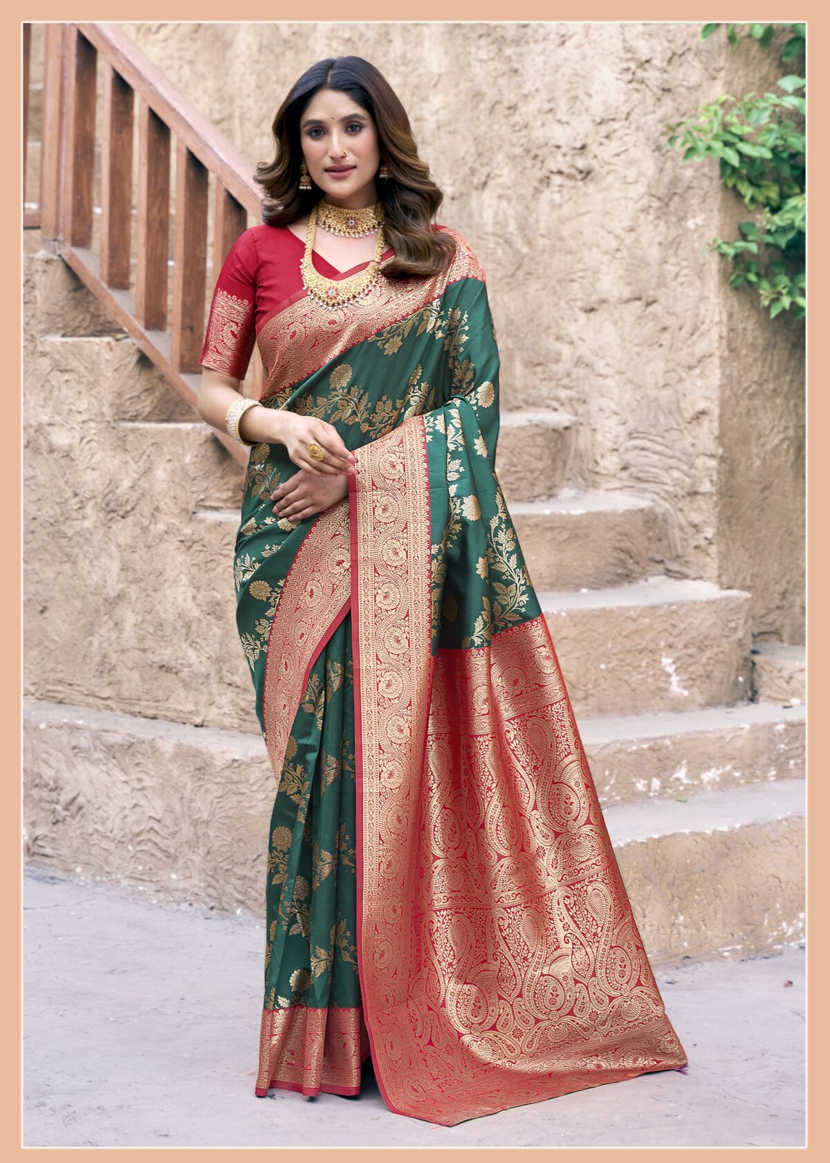 Graceful Green Silk Saree with Intricate Zari and Festive Pallu