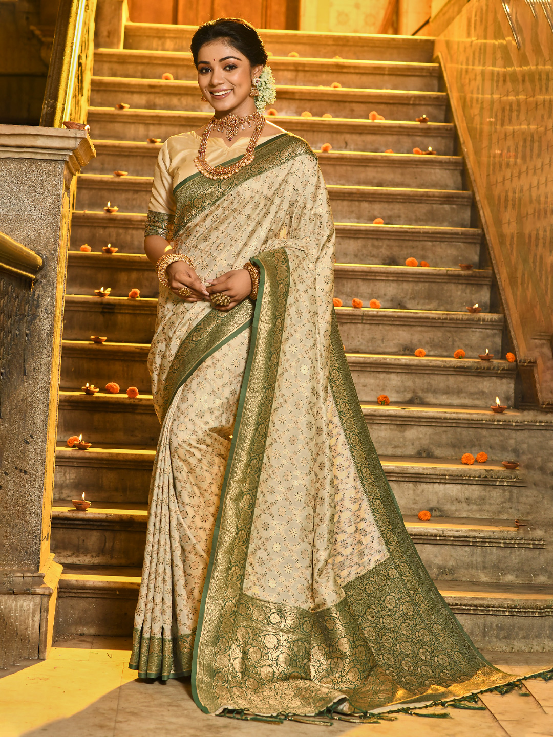 Rich Dark Green Handwoven Saree for Timeless Grace